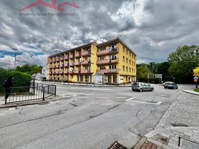 Mieszkanie dwupokojowe na sprzedaż Krosno, Śródmieście  47m2 Foto 1