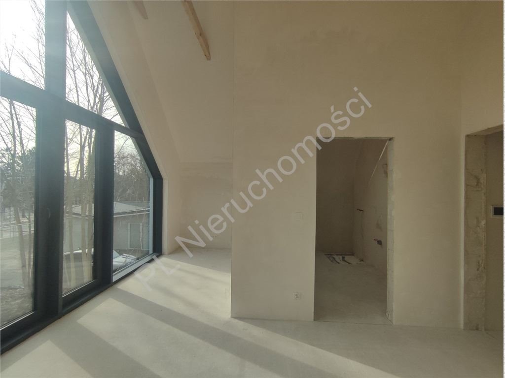 Ekskluzywny dom w Pęcicach - panoramiczny salon i wysoki standard Pęcice  140m2 Foto 1