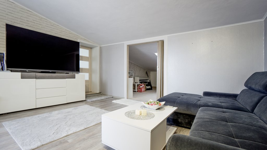 Dom szeregowy 280 m² z garażem i ogródkiem (Bystrzyca Kłodzka) Bystrzyca Kłodzka, Juliusza Słowackiego  280m2 Foto 1
