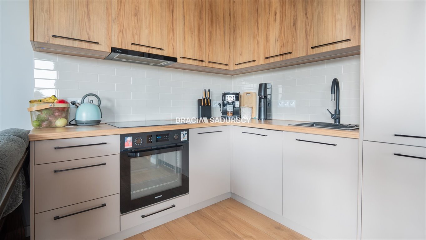 Mieszkanie czteropokojowe  na sprzedaż Wieliczka, Sadowa  87m2 Foto 1