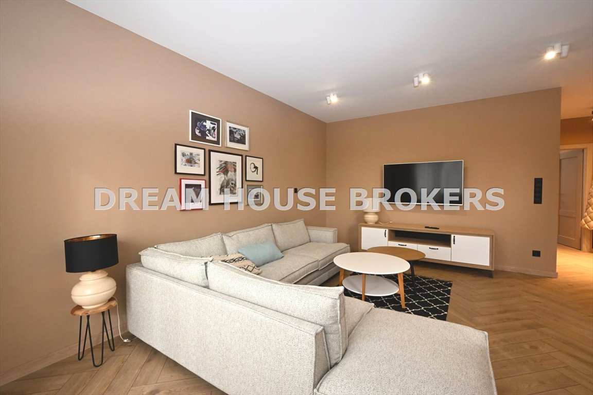 Nowoczesne 3-pokojowe mieszkanie po remoncie, balkon, parking Rzeszow, Kmity  57m2 Foto 1