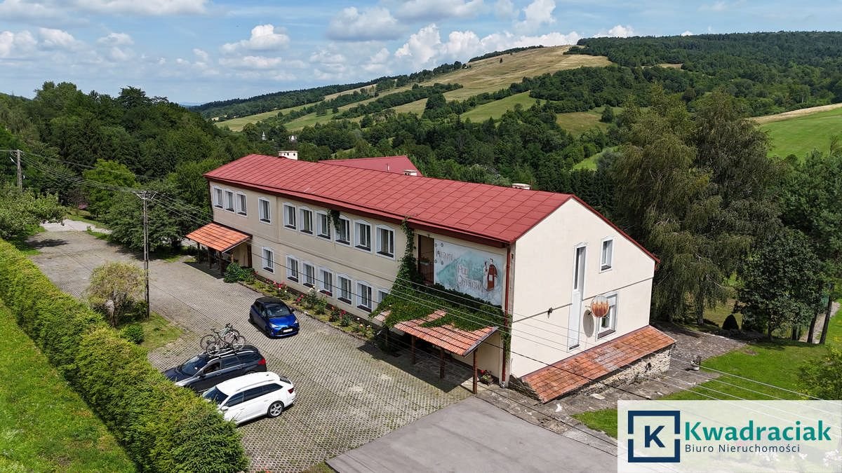 Na sprzedaż funkcjonujące gospodarstwo agroturystyczne 550 m² z basenem i kortami Chyrowa  550m2 Foto 1