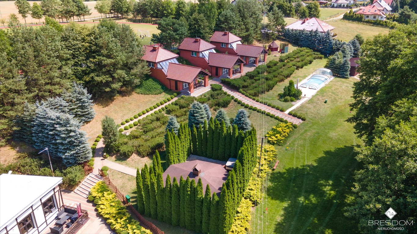 Dochody i relaks: ośrodek wypoczynkowy z basenem i jeziorem Rybno  540m2 Foto 1