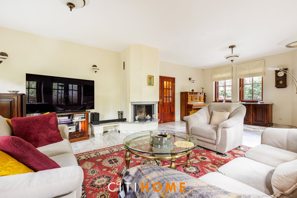 Ekskluzywny dworek 285 m² w Józefowie z kominkiem i ogrodem Józefów  285m2 Foto 1