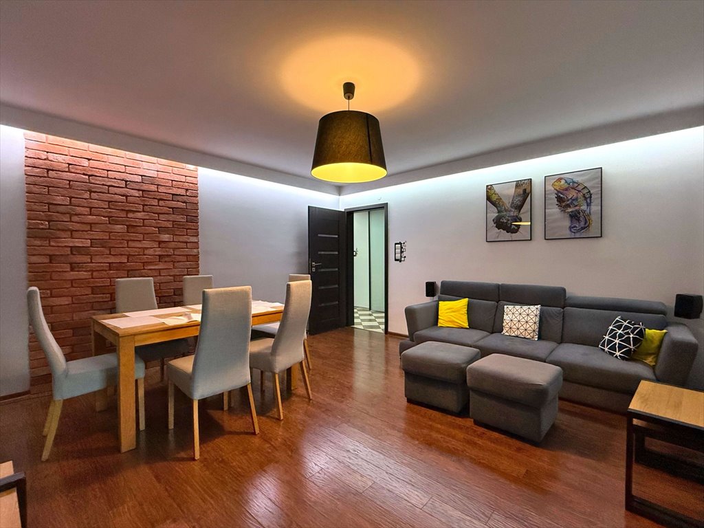 Mieszkanie dwupokojowe na wynajem Częstochowa, Częstochówka-Parkitka, gen. L. Okulickiego  56m2 Foto 1