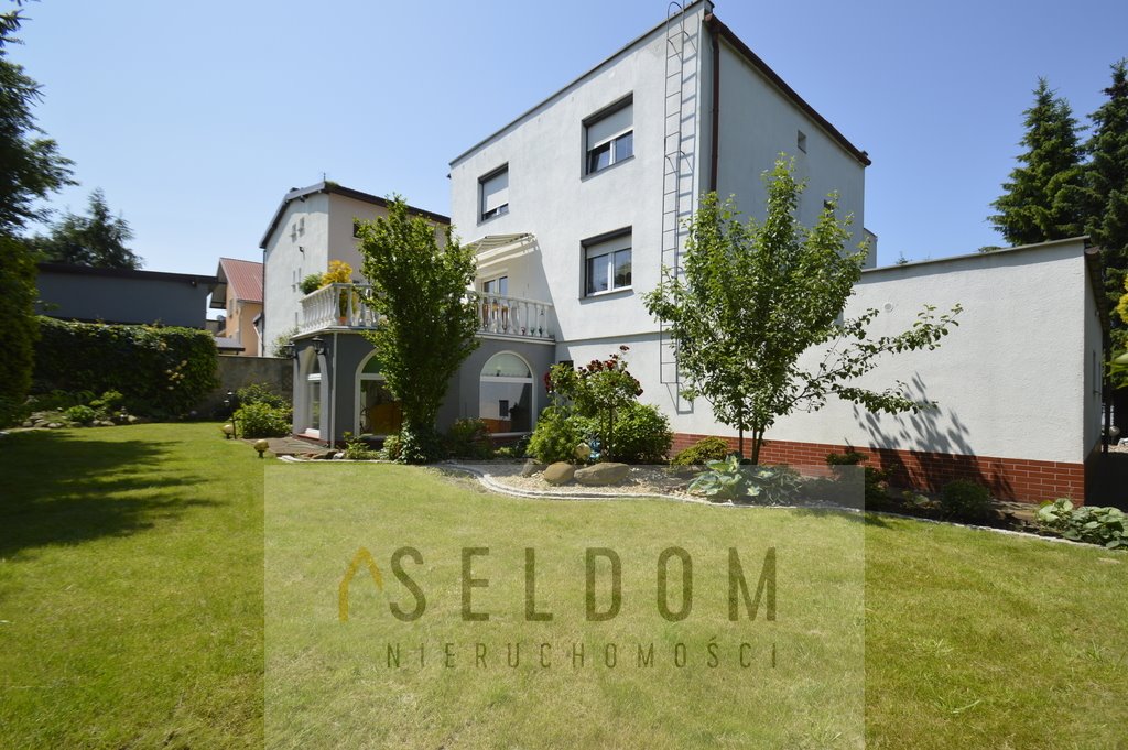 Dom na sprzedaż Legnica  227m2 Foto 1