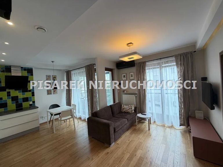 Nowoczesne 42 m² w Warszawie (Ursynów, Imielin) z klimatyzacją: Warszawa Ursynów, Imielin: al. Komisji Edukacji Narodowej