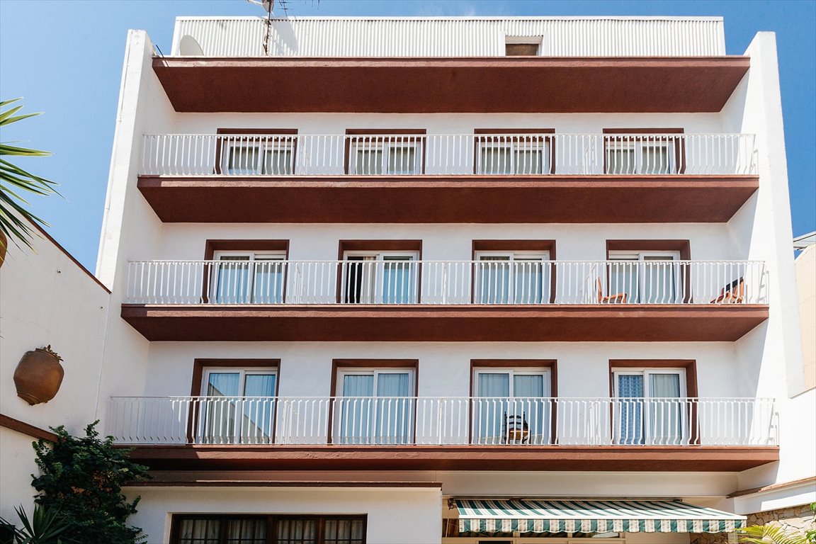 Inwestycyjny hotel 24 pokoi z parkingiem w Malgrat de Mar Hiszpania, Malgrat de Mar Centro, Malgrat de Mar Centro, Malgrat de Mar, Barcelona  1 100m2 Foto 1