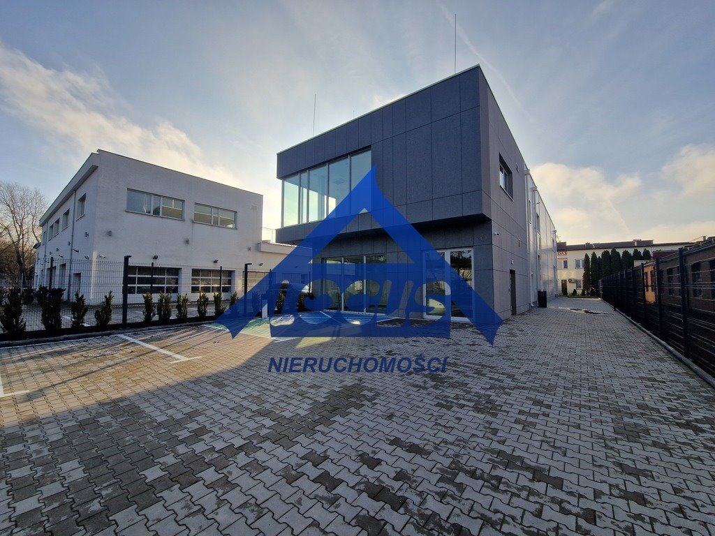Nowoczesny biurowo-magazynowy obiekt 773 m² z placem (Bielany): Warszawa Bielany