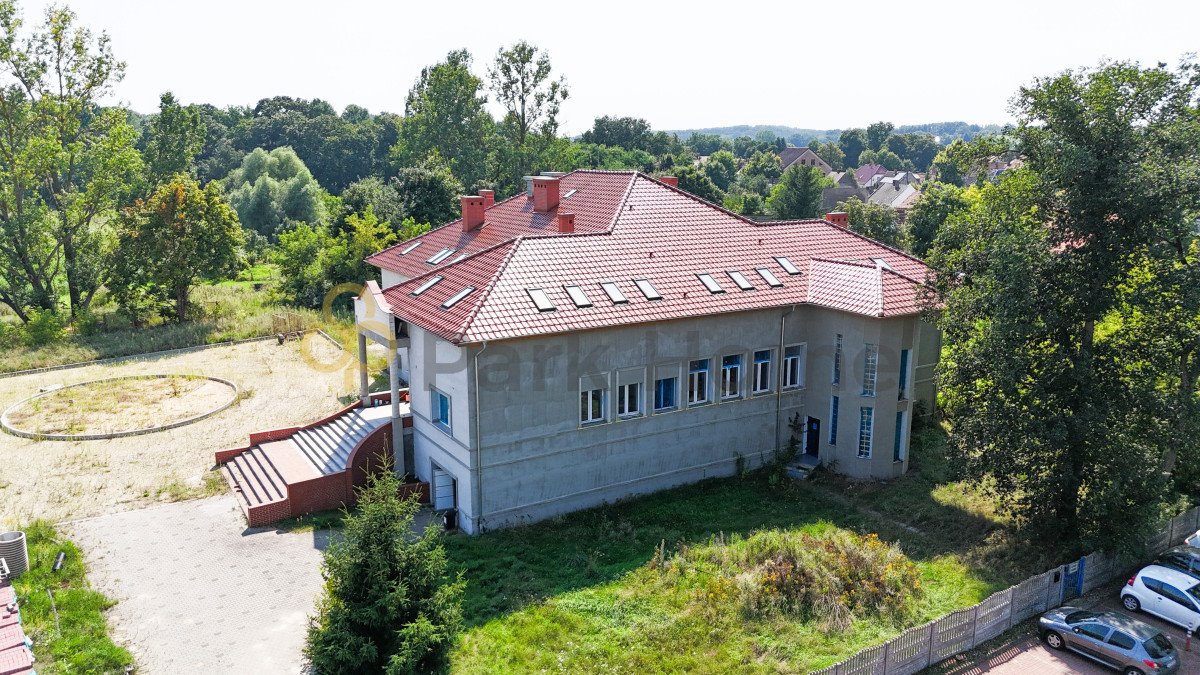 Unikalny obiekt komercyjny Zabór 1462 m2 na hotel, restaurację Zabór  1 462m2 Foto 1