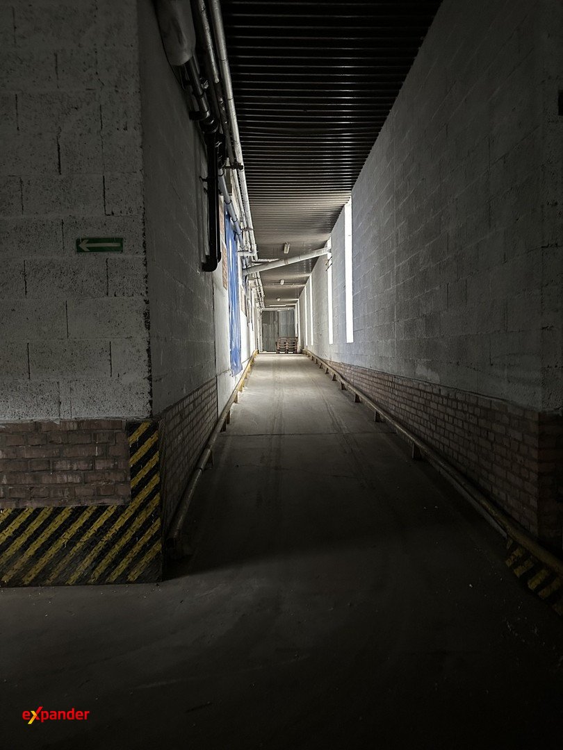 Na wynajem przestronny magazyn 1600 m² z rampą i adaptacją Częstochowa, Aleja Bohaterów Monte Cassino  1 600m2 Foto 1