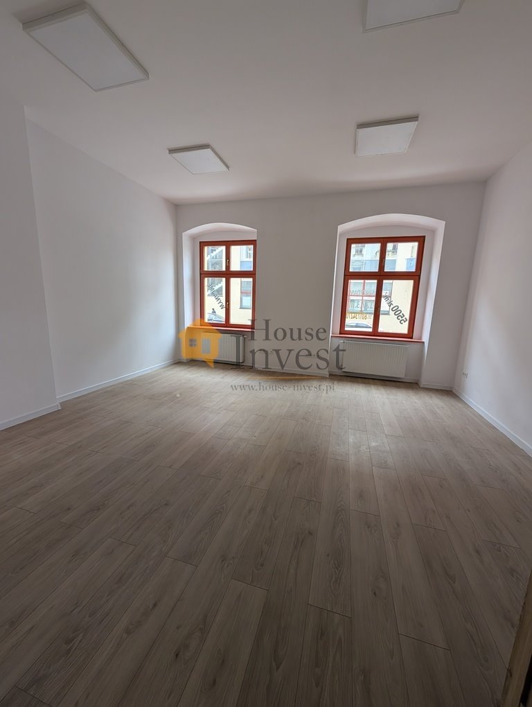 Nowoczesny lokal 126 m² w zabytkowym budynku, gotowy do wynajęcia Legnica, Powstańców Śląskich  126m2 Foto 1