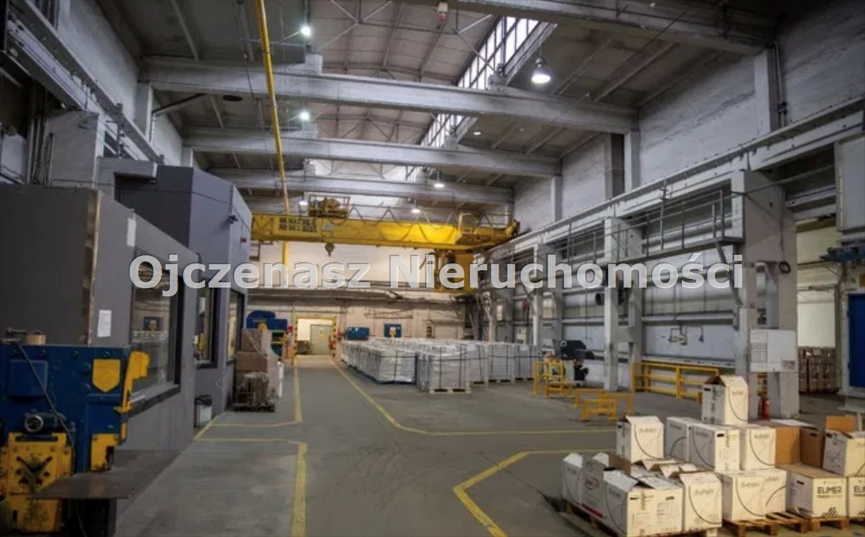 Magazyn 5 357 m² z dokami i biurami w Bydgoszczy Bydgoszcz, Czyżkówko  5 358m2 Foto 1