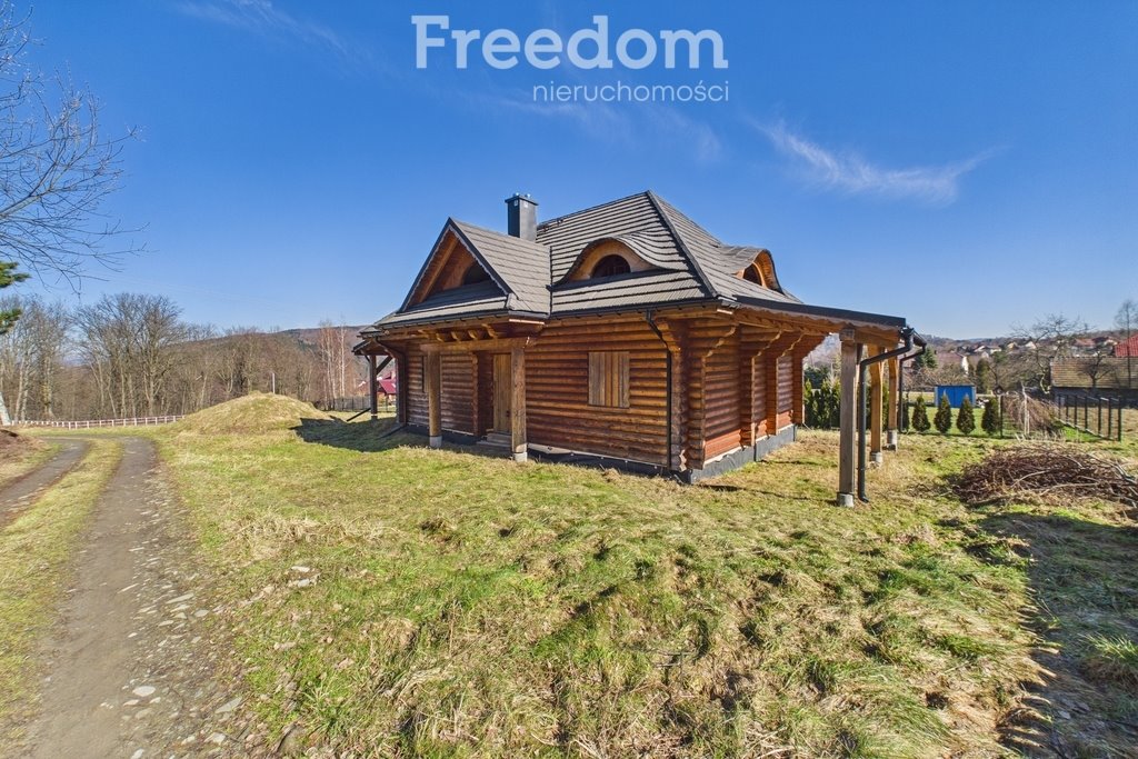 Dom w Świnnej Porębie z drewnianym szkieletem i dużym potencjałem Świnna Poręba  144m2 Foto 1