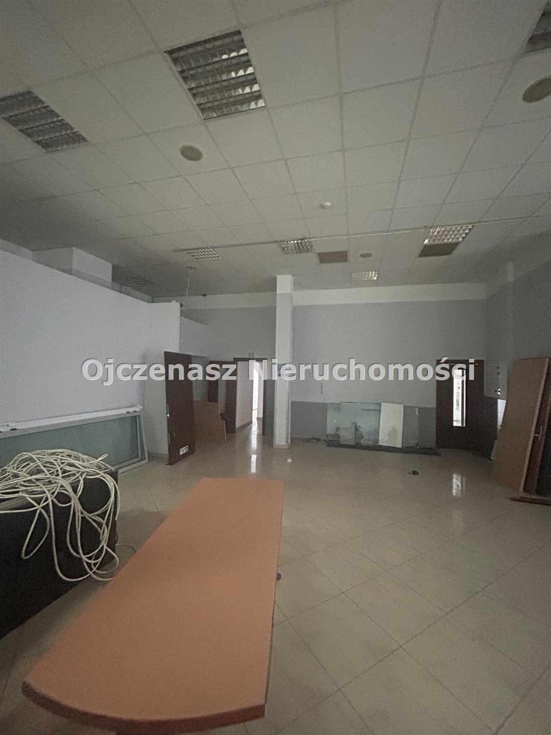 Wynajem 200 m2 lokalu w biurowcu z parkingiem i mediami Bydgoszcz, Okole  200m2 Foto 1