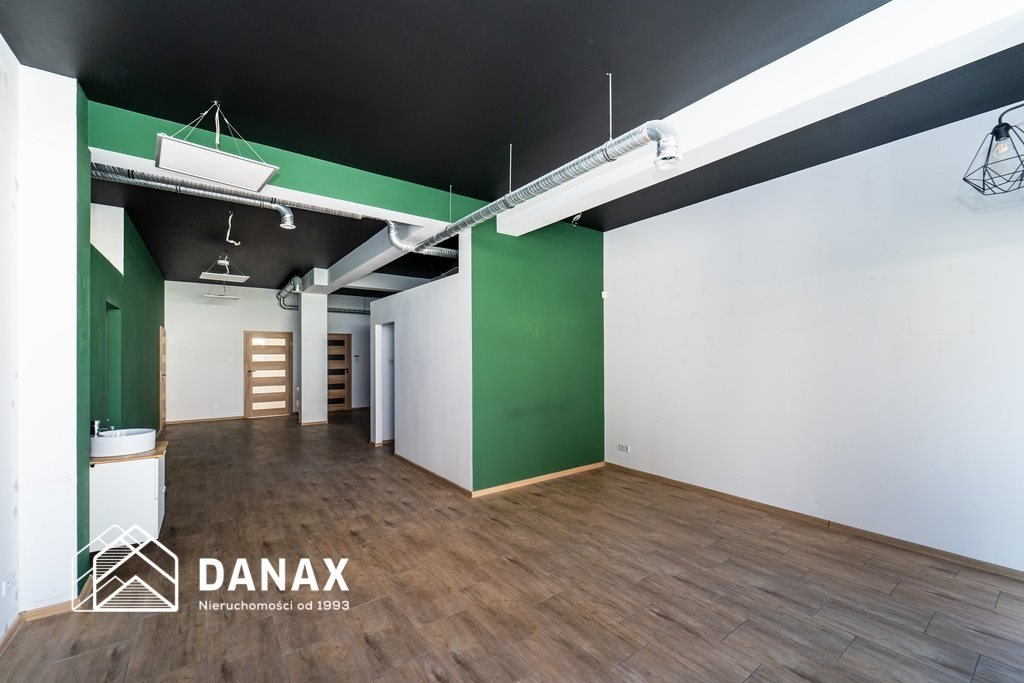 Nowoczesny lokal 109 m² z dużymi witrynami i dwoma wejściami Kraków, Grzegórzki, Dąbie, Dąbska  109m2 Foto 1