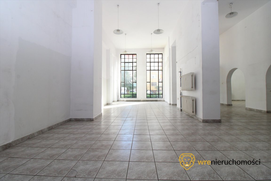Przestronny lokal 188 m² z witrynami i dwoma wejściami. Wrocław, Huby, Wesoła  188m2 Foto 1
