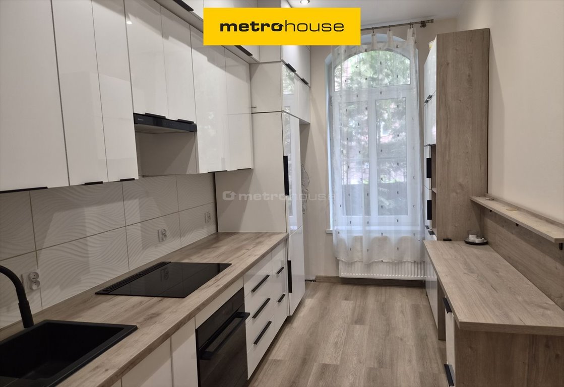 Jasne 59 m² - przestronne mieszkanie na parterze w Oleśnicy Oleśnica  59m2 Foto 1