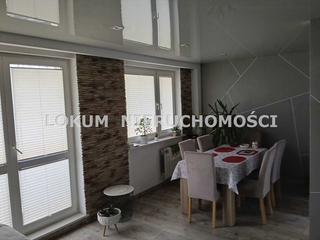 Mieszkanie czteropokojowe  na sprzedaż Jastrzębie-Zdrój, Centrum, Opolska  70m2 Foto 1
