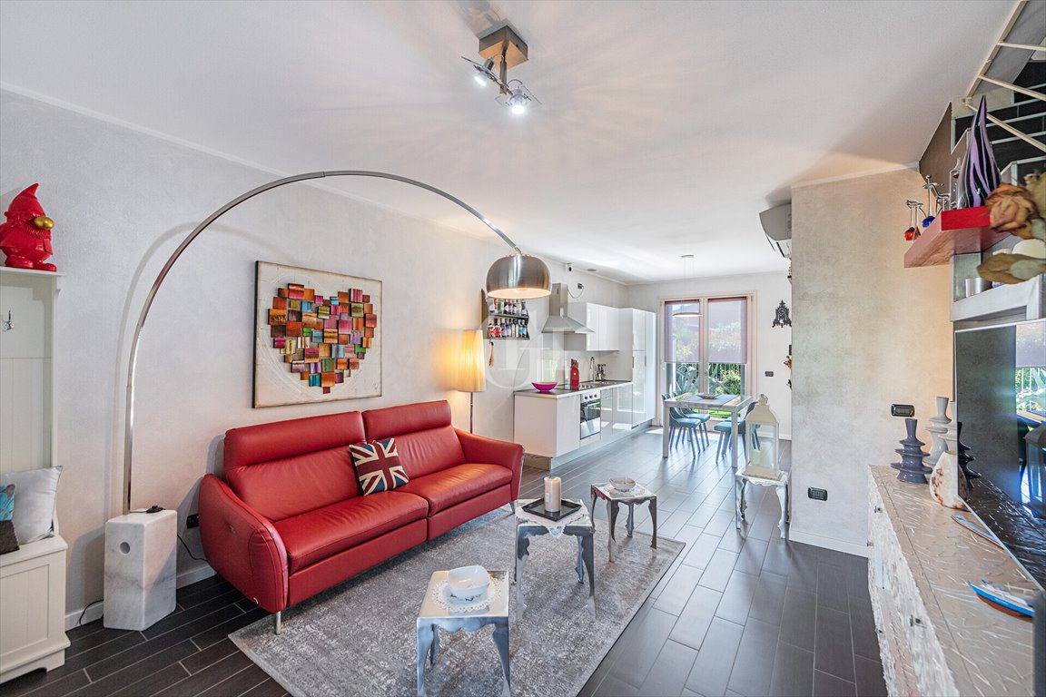 Mieszkanie dwupokojowe na sprzedaż Włochy, Lonato del Garda  110m2 Foto 1