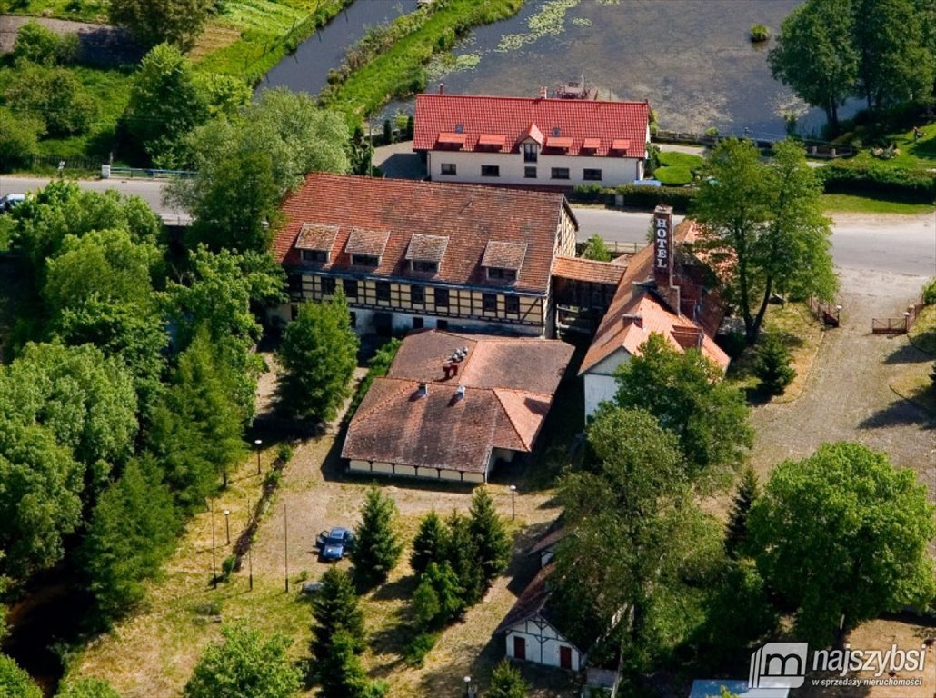 Inwestycyjny obiekt z historycznym klimatem i dużym potencjałem Przybiernów, Babigoszcz  1 511m2 Foto 1