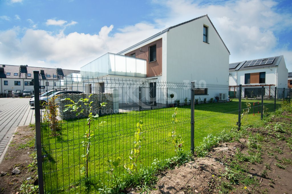 Nowoczesny dom 132 m2 z tarasem i garażem w Radomierzycach Radomierzyce  132m2 Foto 1