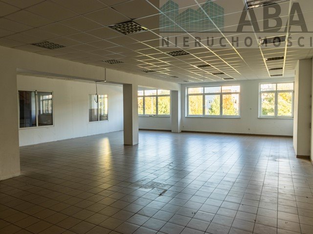 Na wynajem przestronny lokal usługowo-handlowy 290 m² w Koninie Konin, Zatorze, Chopina  290m2 Foto 1