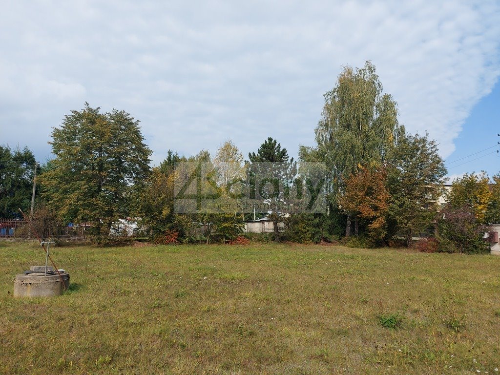 Działka 1077 m² z wysokimi drzewami i dobrym dojazdem Janówek  1 077m2 Foto 1