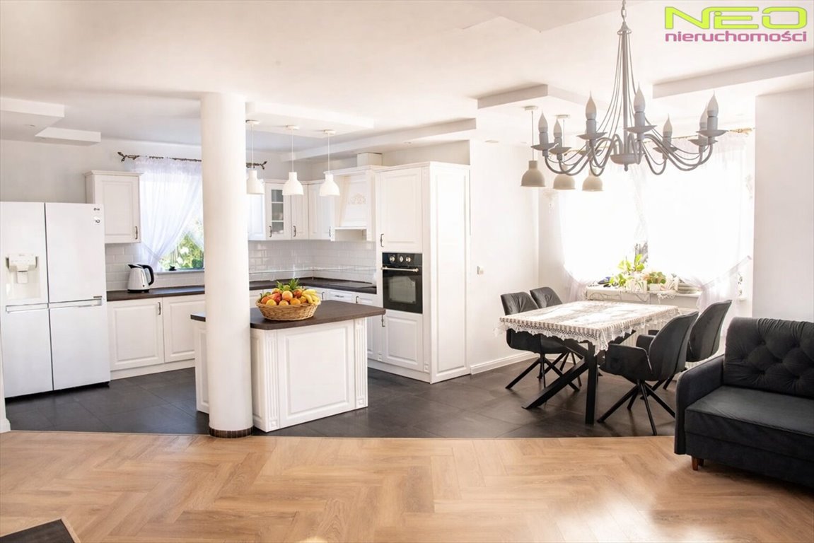 Dom wolnostojący 150 m2 z garażem, tarasem i nowoczesnym remontem Sobuczyna  150m2 Foto 1