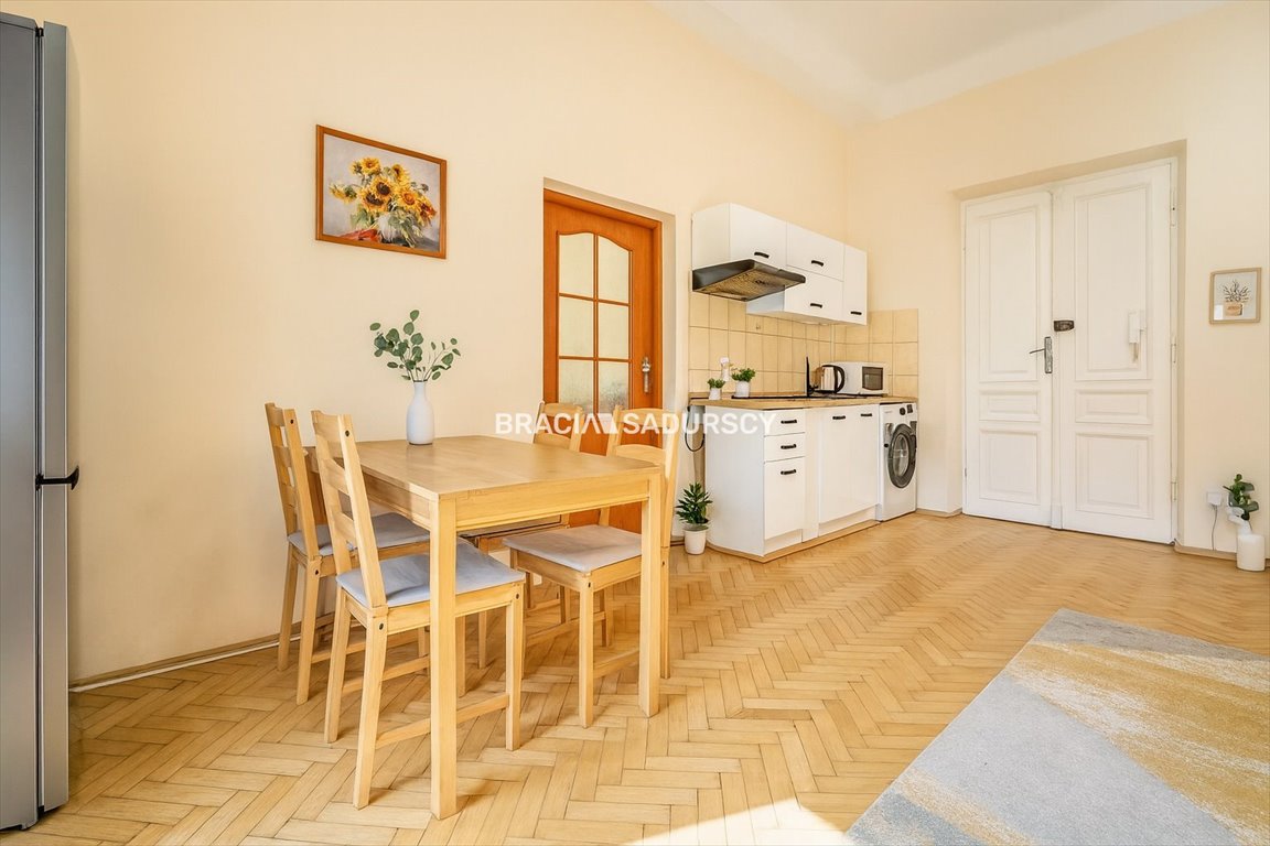 Do sprzedania przestronne 4-pokojowe mieszkanie z balkonem w centrum Krakowa Kraków, Stare Miasto, Stare Miasto, Długa  77m2 Foto 1