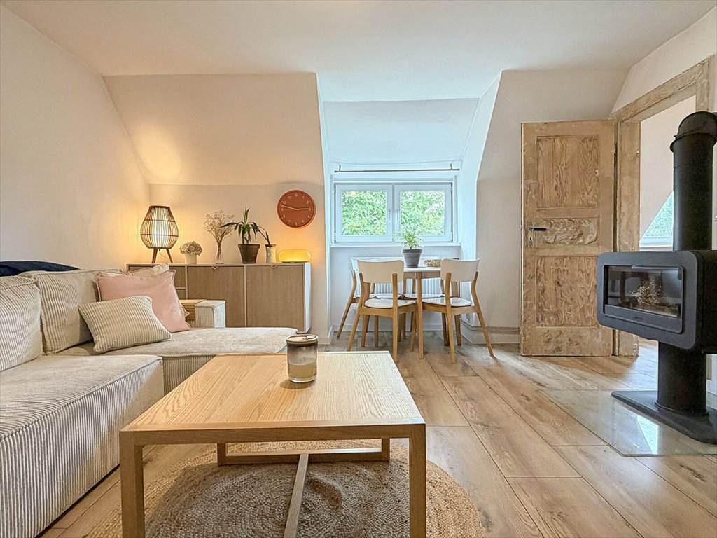 Do sprzedania przestronne mieszkanie 50 m² z ogrodem w Pelplinie Pelplin, Dworcowa  50m2 Foto 1