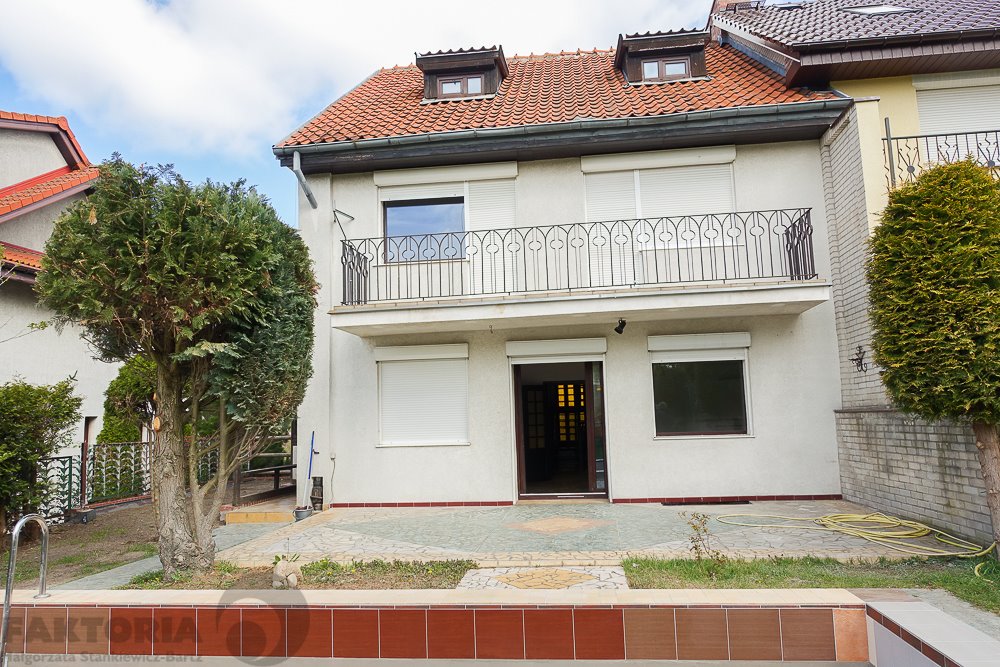 Na sprzedaż przestronny dom 238 m² z basenem i ogrodem w Podjuchach Szczecin, Podjuchy  238m2 Foto 1