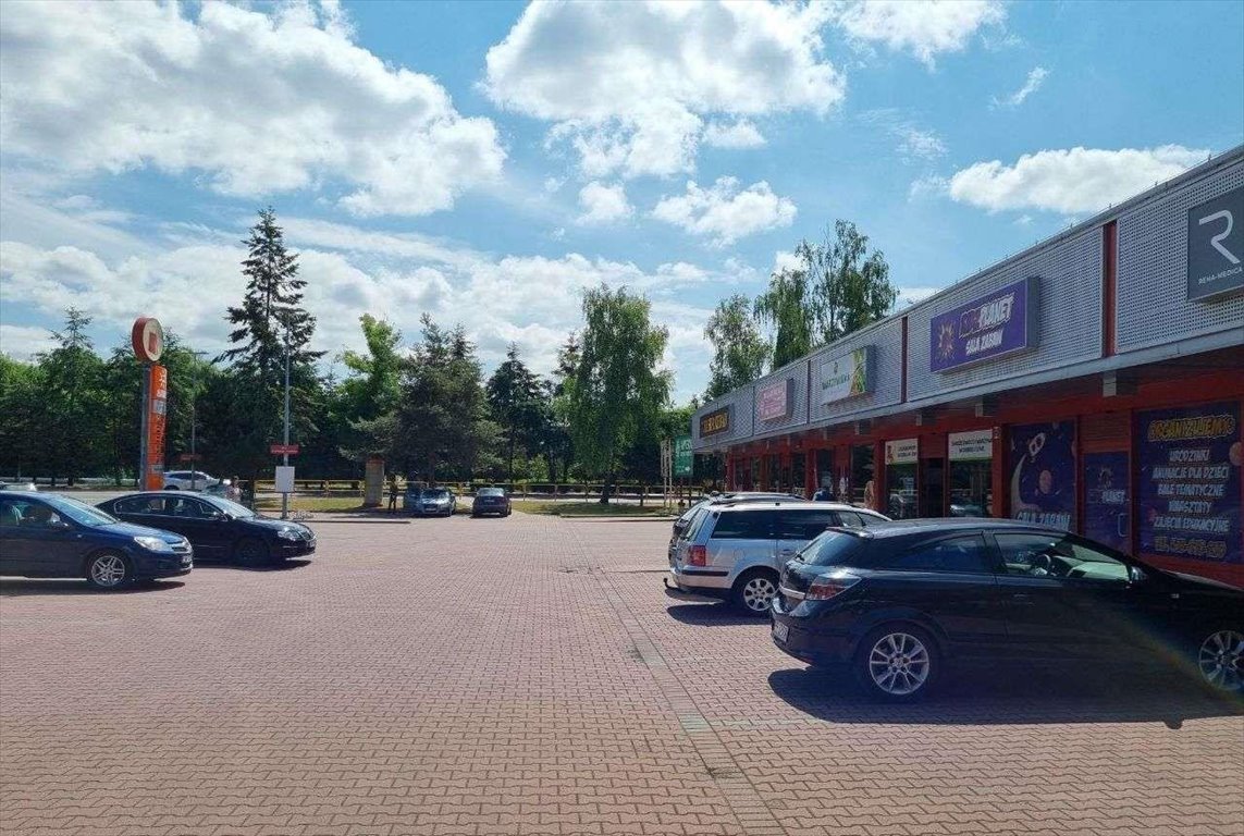 Lokal usługowy 60 m2 z dużymi witrynami i parkingiem Wałcz, ul. 12 Lutego  60m2 Foto 1