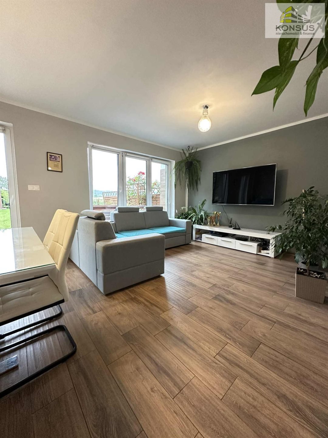 Dom na sprzedaż Małogoszcz  98m2 Foto 1