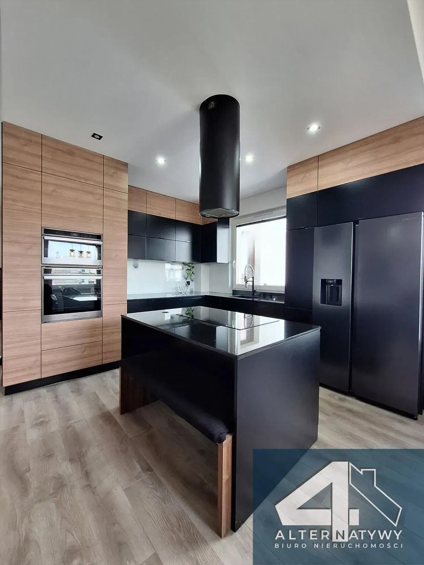 Zapraszam do luksusowego 4-pokojowego mieszkania 78 m² z garażem w Piotrkowie Piotrków Trybunalski, Krasickiego 1  78m2 Foto 1