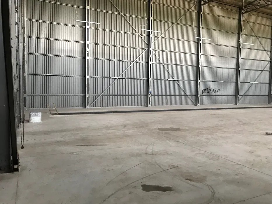 Hala 950 m² z kanałem, bramami i utwardzonym placem grodziski  950m2 Foto 1