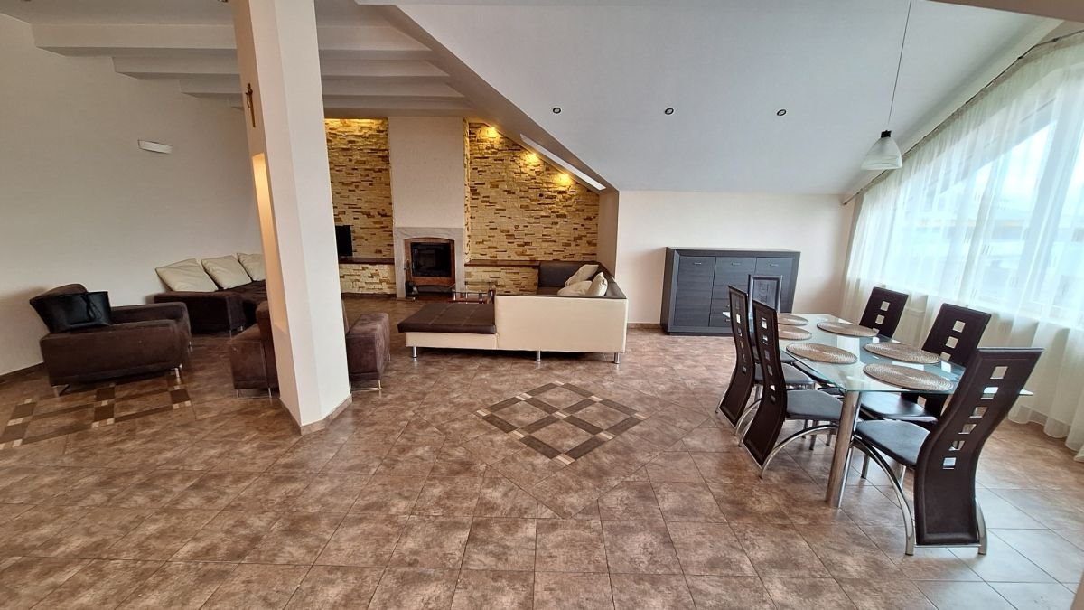 Mieszkanie dwupokojowe na sprzedaż Płochocin  100m2 Foto 1