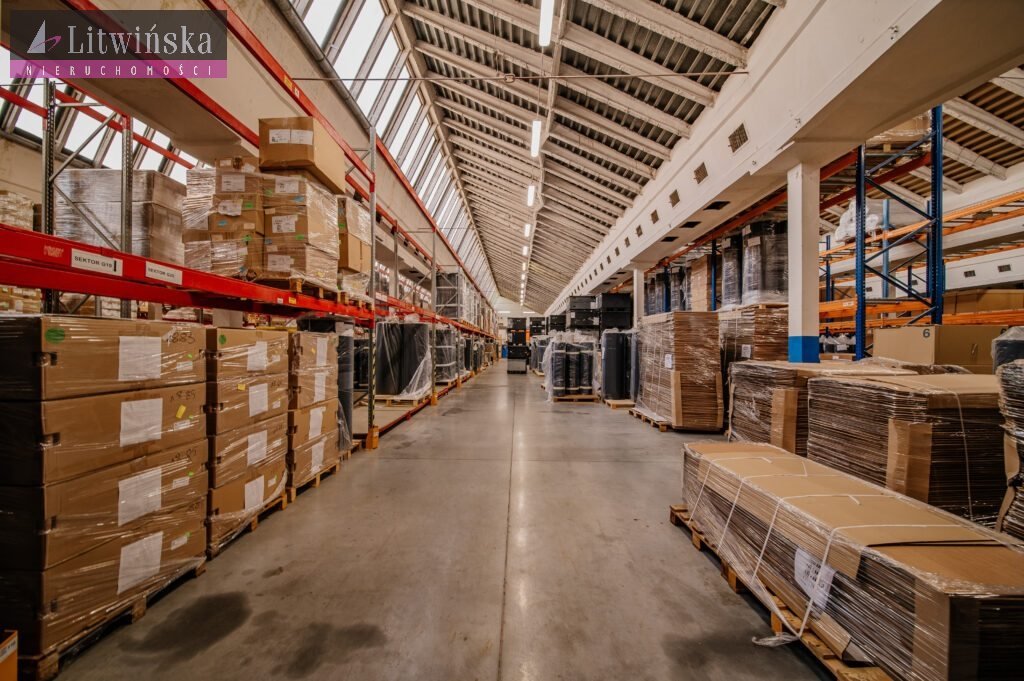 Hala produkcyjno-magazynowa z biurami 1646 m² w Łodzi Łódź, Górna  1 646m2 Foto 1