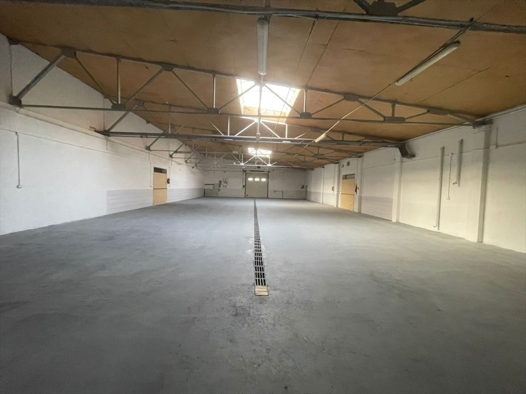 Nowoczesny magazyn 500 m² z dużymi bramami i monitoringiem Łódź, Polesie  500m2 Foto 1