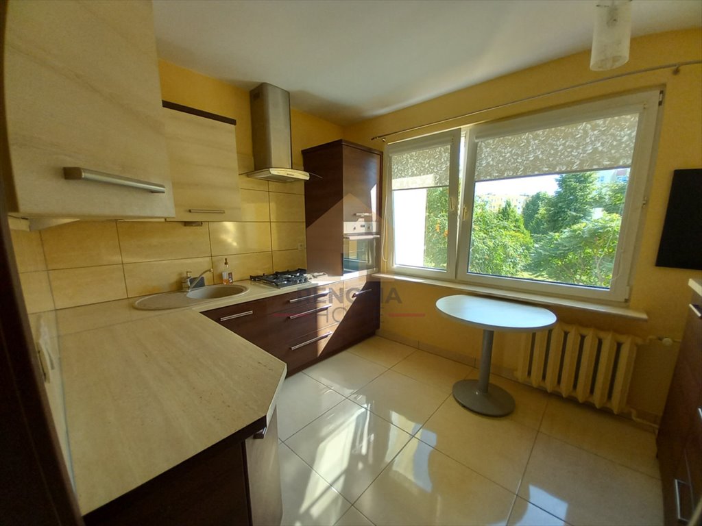 Do sprzedania przestronne 4-pokojowe mieszkanie 72 m² w Świdnicy Świdnica  72m2 Foto 1