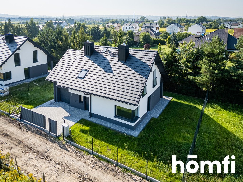 Zapraszam do obejrzenia nowoczesnego domu 137 m² z garażem i ogrodem Skawina, Tyniecka  137m2 Foto 1