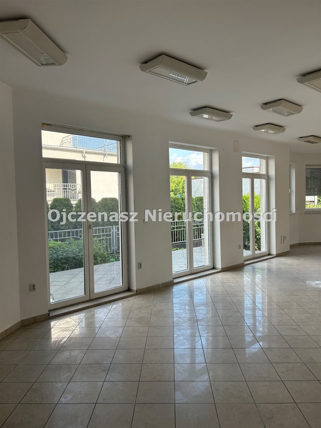 Przestronny lokal 75 m² z tarasem i zapleczem.: Bydgoszcz Piaski