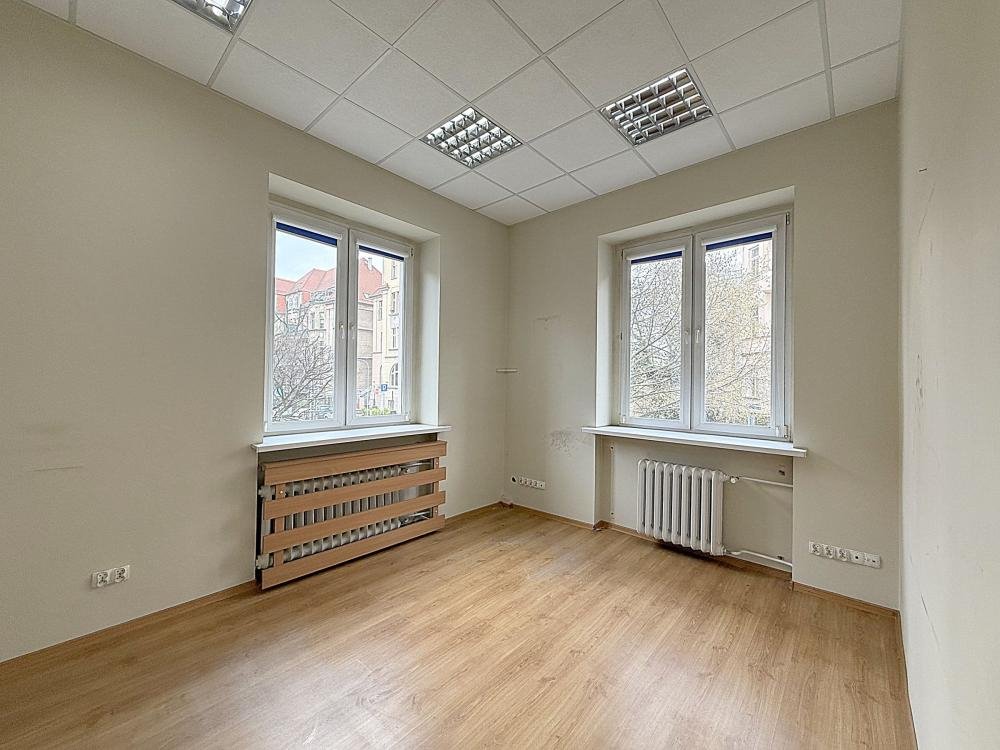 Polecam atrakcyjny narożny lokal biurowy 36 m² w Poznaniu! Poznań, Jeżyce, Mickiewicza  36m2 Foto 1