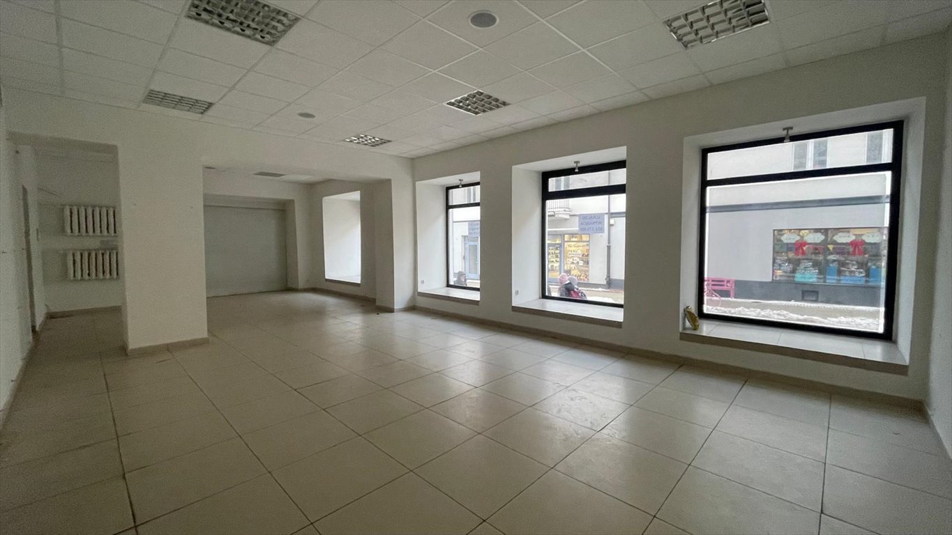 Atrakcyjny lokal 80 m2 w centrum Kielc z dużymi witrynami Kielce, Centrum, Sienkiewicza  80m2 Foto 1