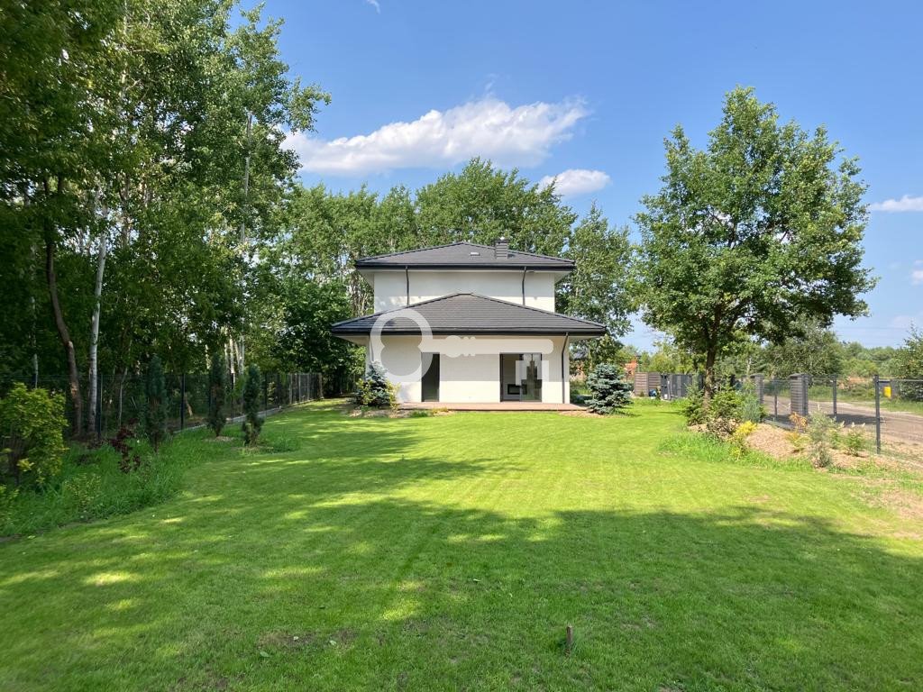 Przestronny dom 222 m2 z ogrodem i lasem Kampinoskim Łomianki, Dąbrowa Leśna, Sierakowska  222m2 Foto 1