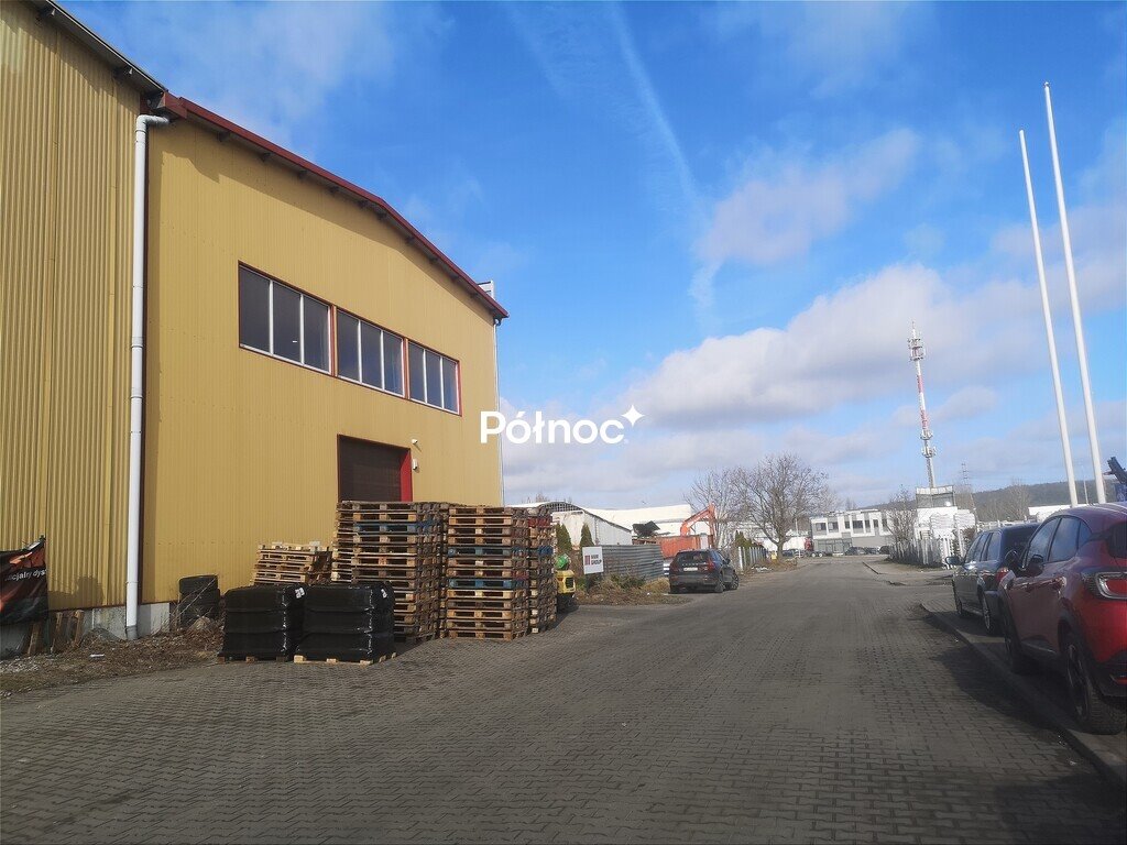 Magazyn 500m² z wysokim sufitem i bramami w Gdyni Gdynia, Hutnicza  500m2 Foto 1