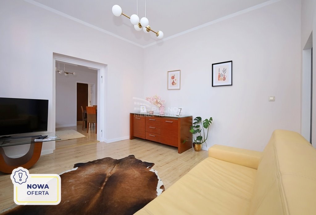 Mieszkanie trzypokojowe na sprzedaż Bytom, Dworcowa  51m2 Foto 1