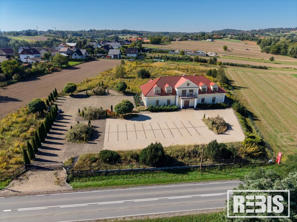 Budynek usługowy 1107 m² z basenem i konferencjami - polecam! Bilczyce  1 108m2 Foto 1