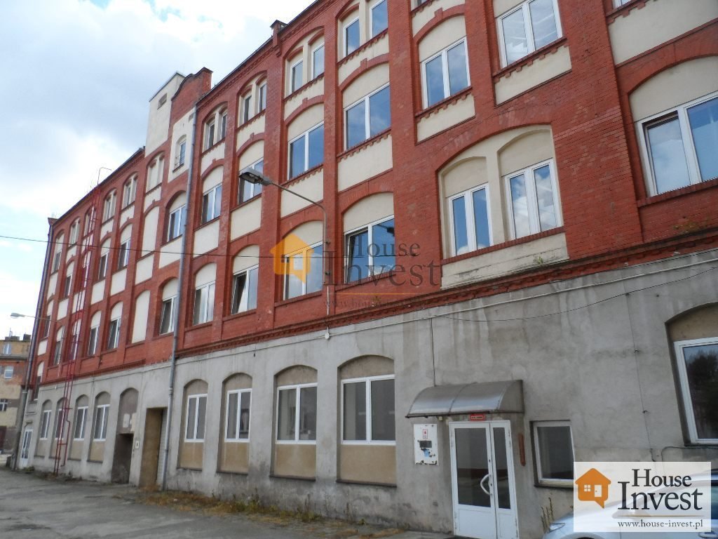 Polecam obiekt 3500 m² z infrastrukturą i parkingiem w Legnicy Legnica, Piastowska  3 500m2 Foto 1