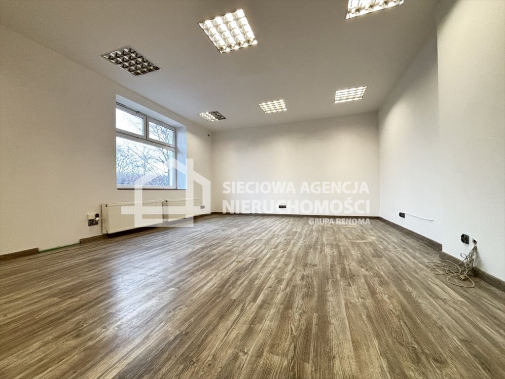 77m2 3-pok. bez umeblowania, niskie opłaty, parking Rumia, Sobieskiego  77m2 Foto 1